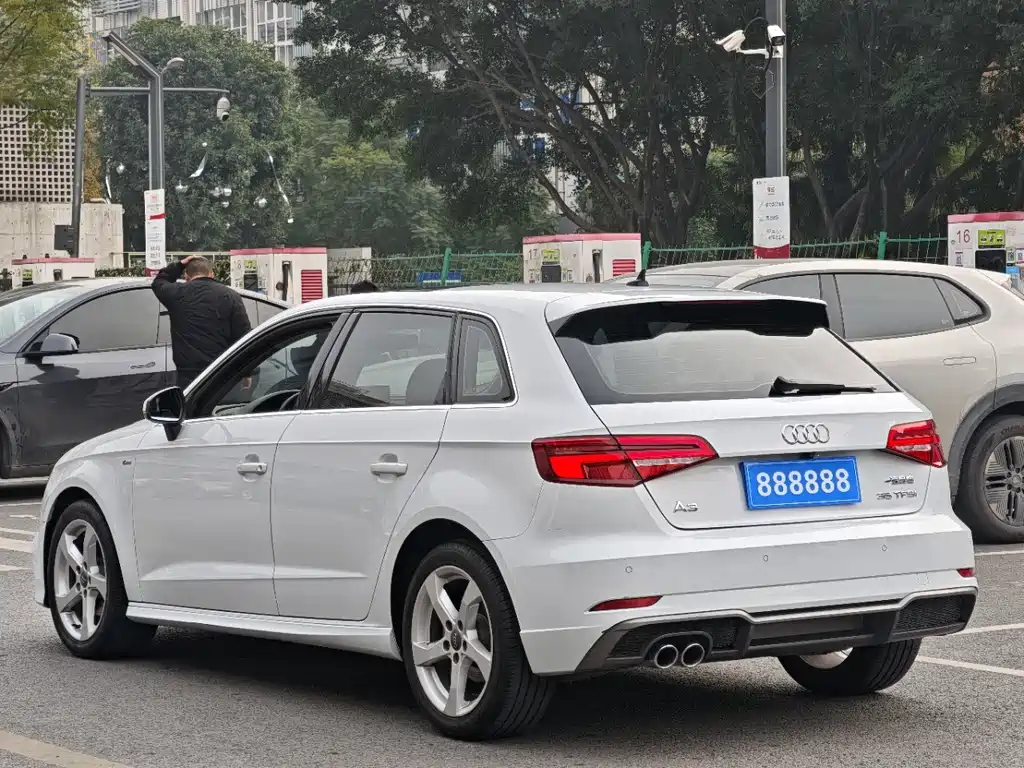 AUDI A3