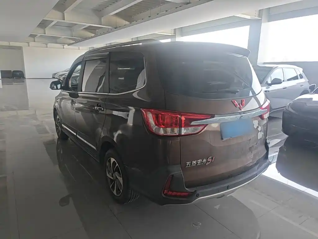 Wuling Hongguang — миниатюра 5