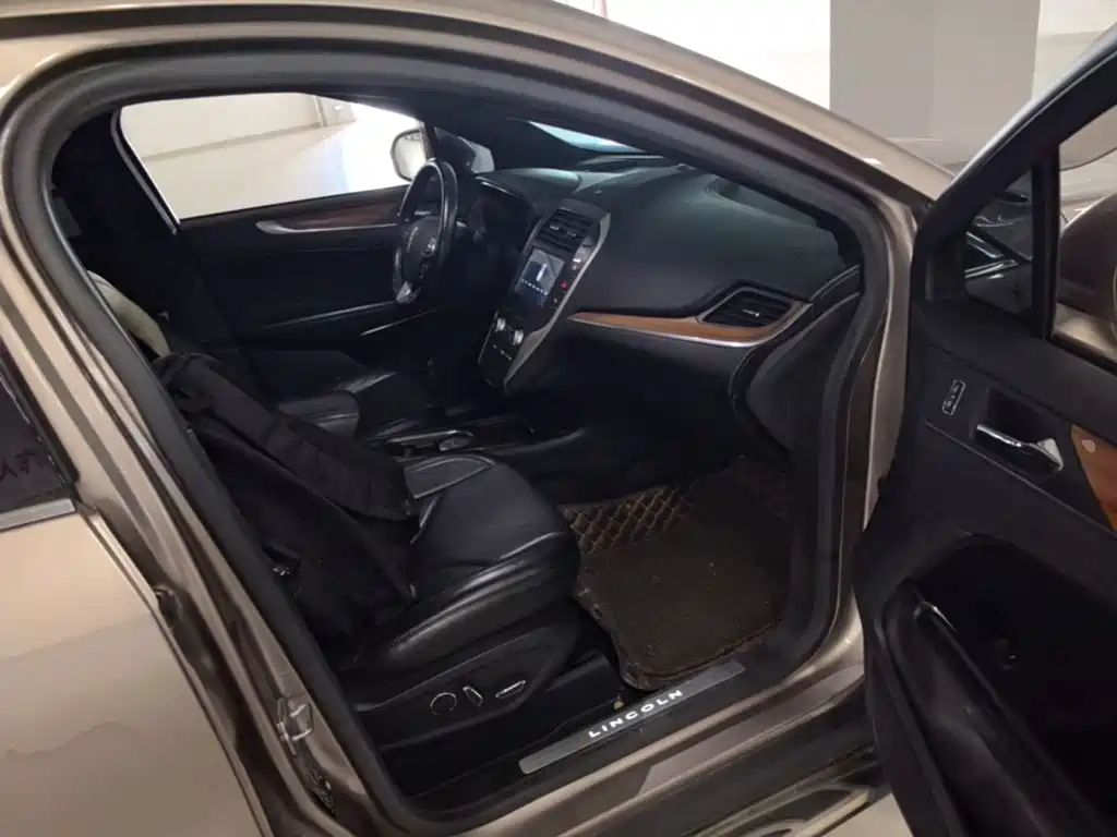 Lincoln MKC — миниатюра 25