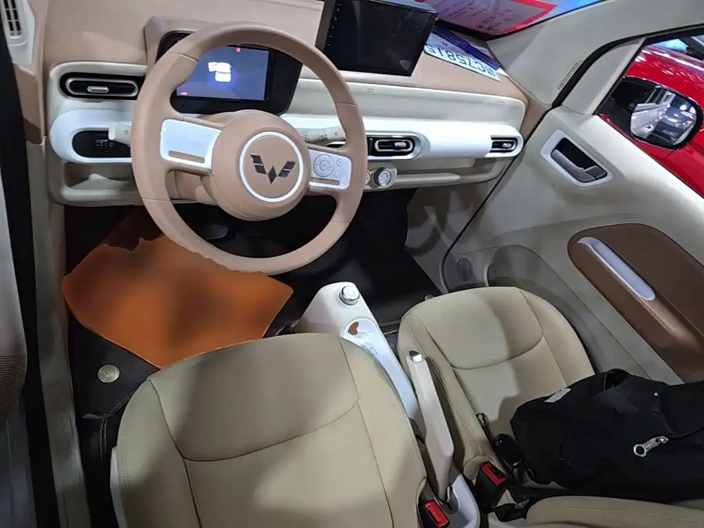 Wuling MINIEV — миниатюра 10