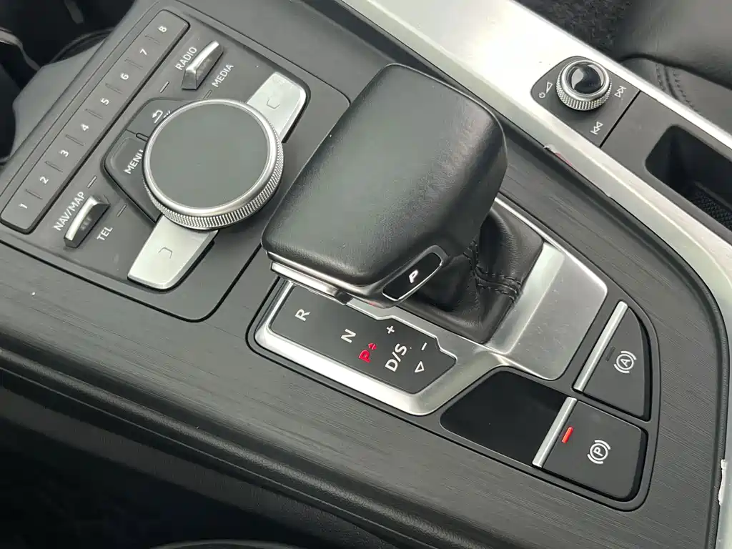 Audi A4L — миниатюра 30