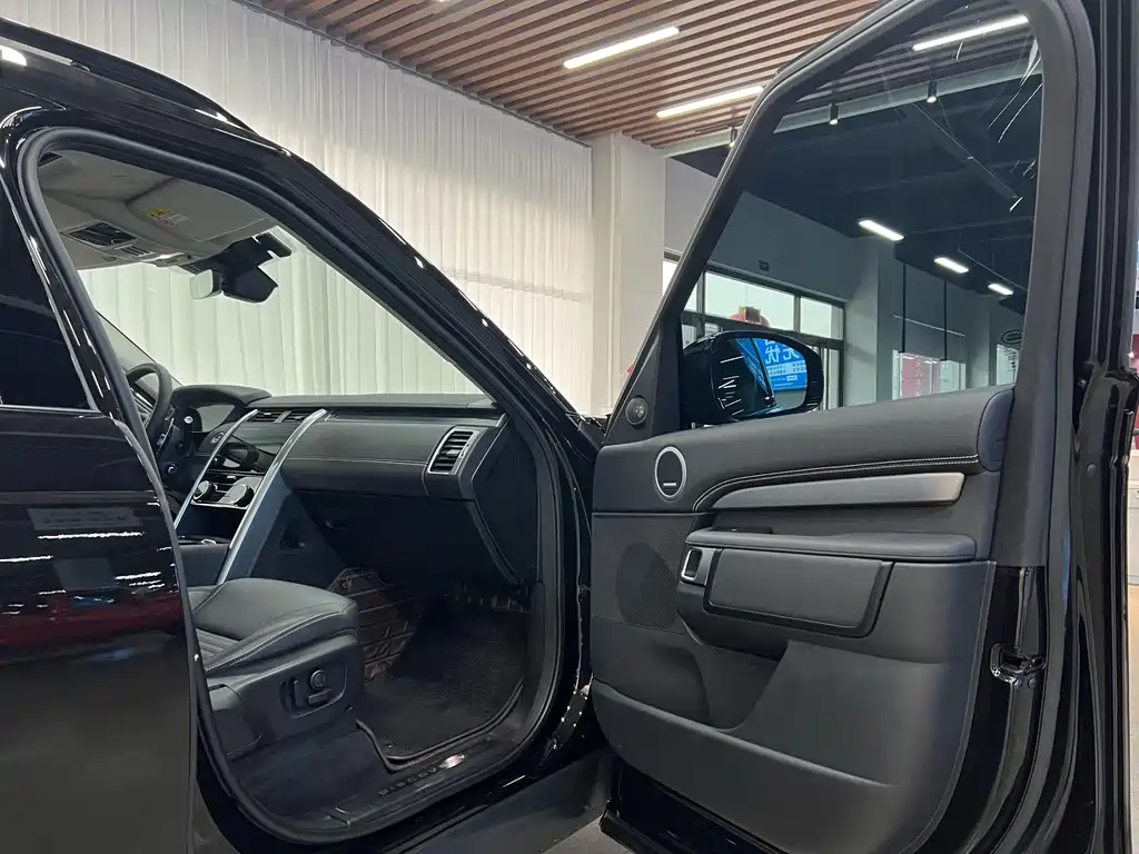 Land Rover Discovery 2024 360PS Dynamic HSE