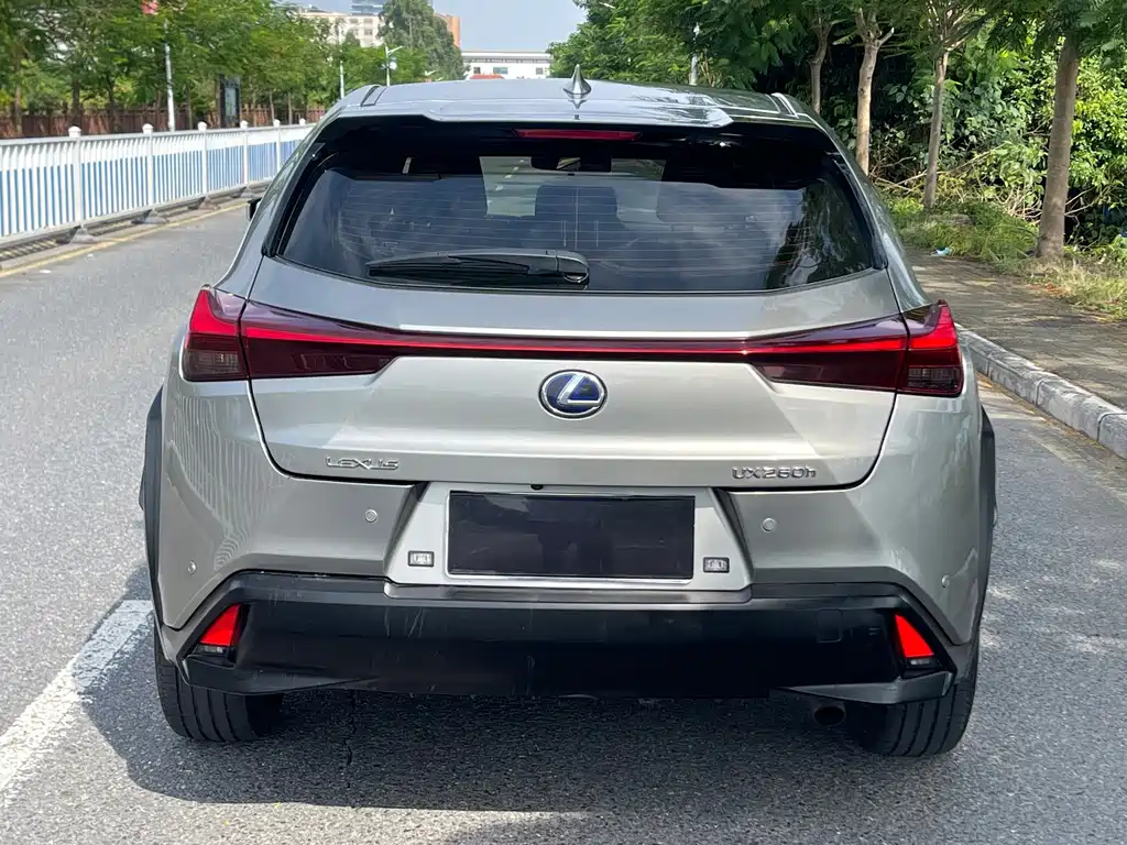 Lexus UX — миниатюра 5