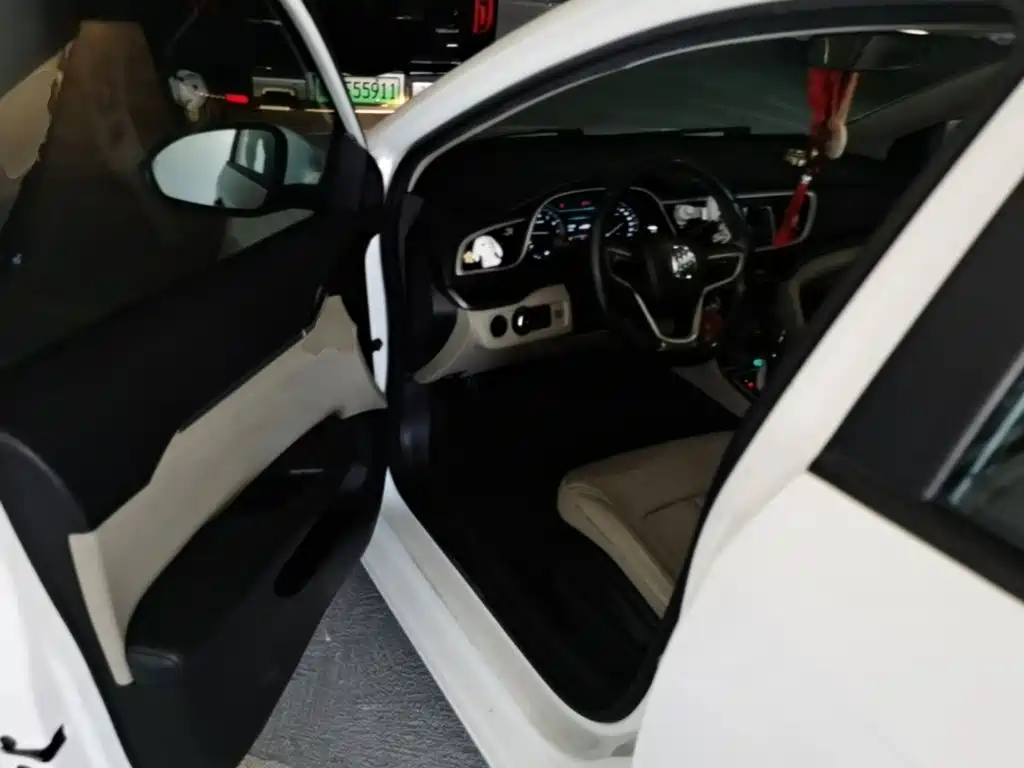Buick Excelle — миниатюра 21