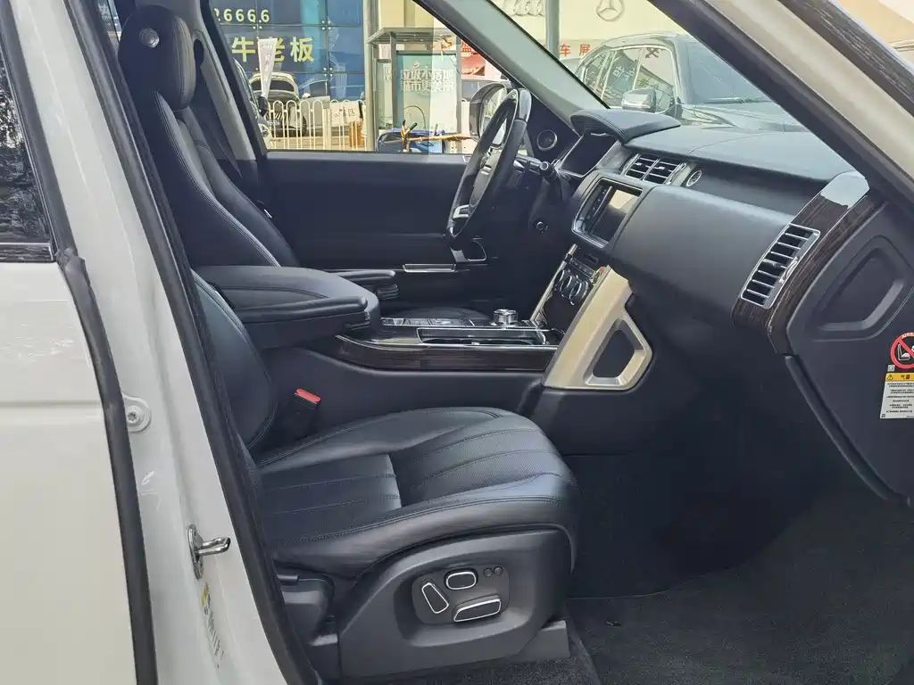 Land Rover Range Rover — миниатюра 11