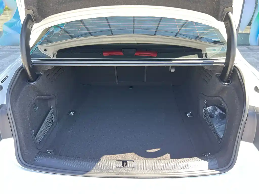 Audi A4L — миниатюра 19
