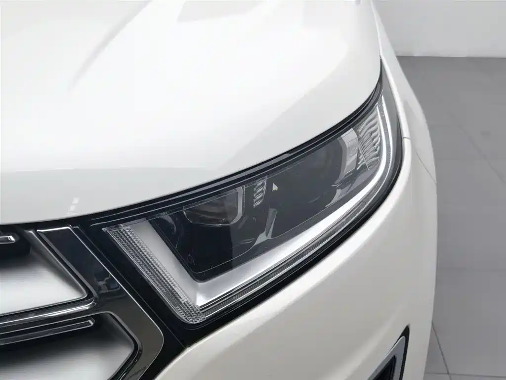Ford Edge 2015 2.0T GTDi