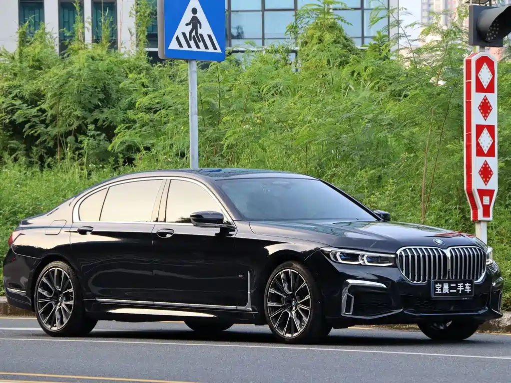 BMW 7 Series — миниатюра 3