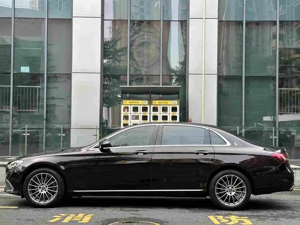 Mercedes-Benz E-Class — миниатюра 3