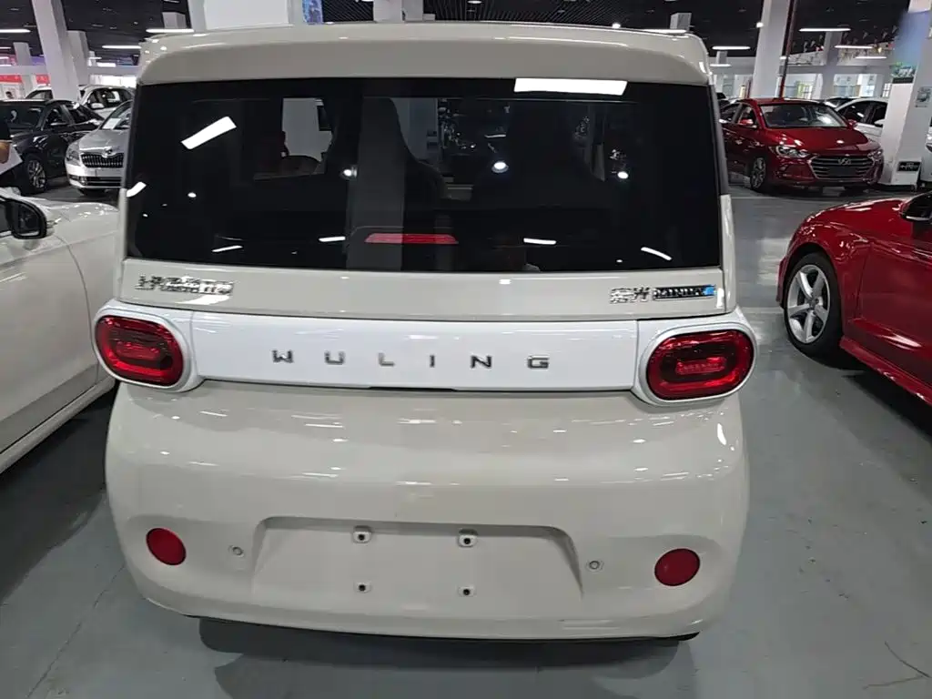 Wuling MINIEV — миниатюра 6