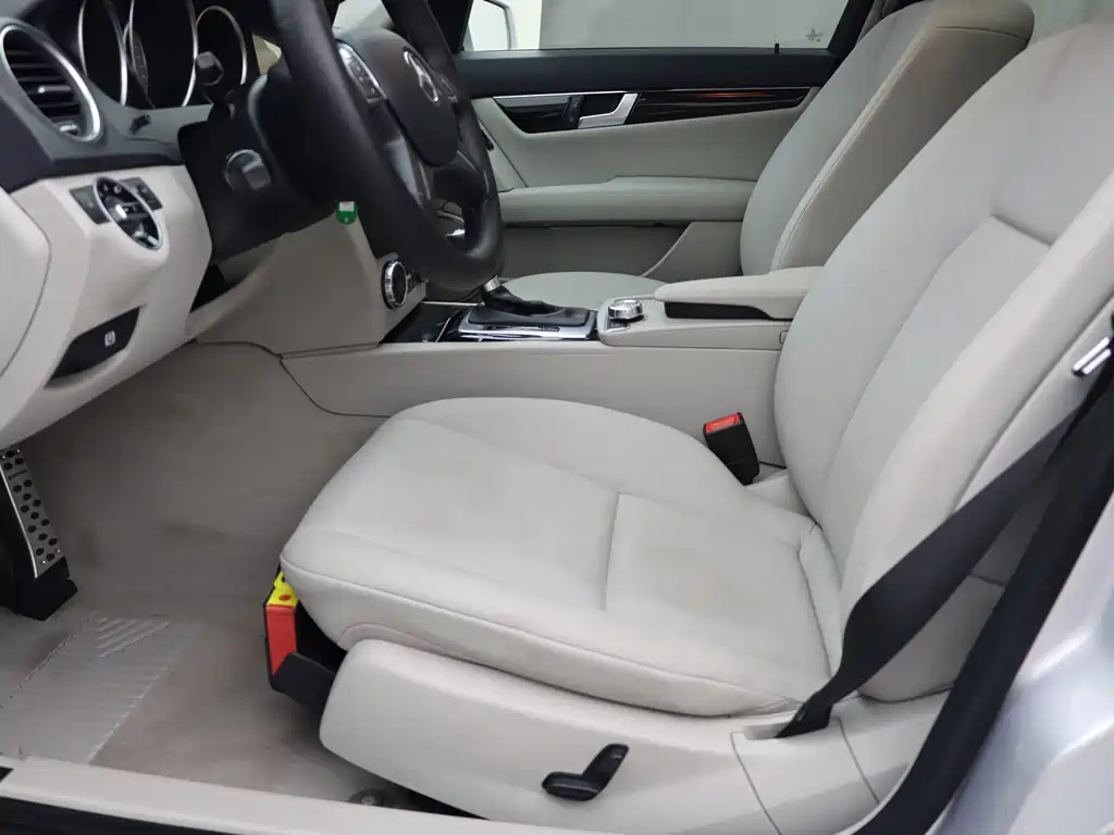Mercedes-Benz C-Class — миниатюра 5