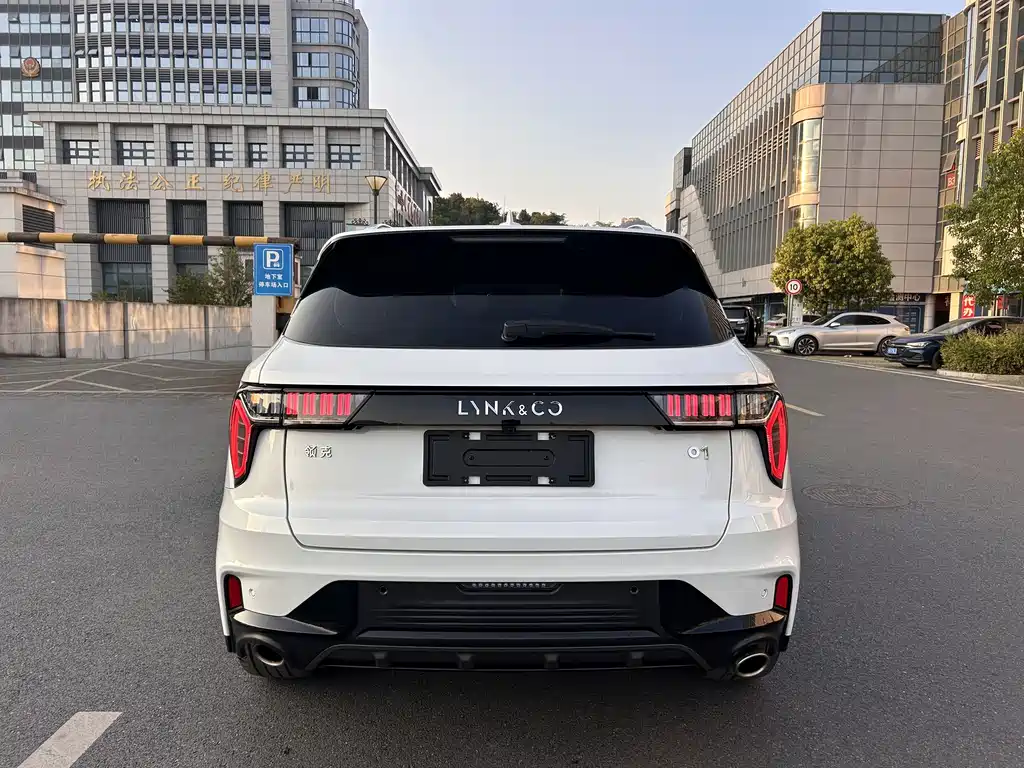 Lynk & Co 01 — миниатюра 8