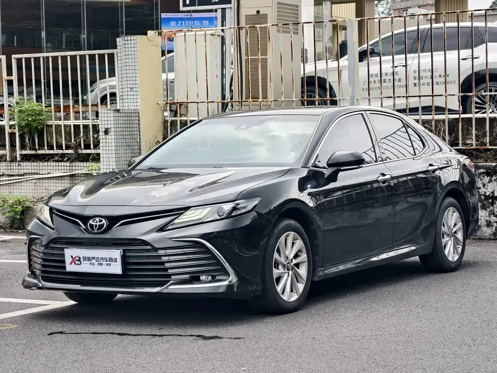Toyota Camry — миниатюра 2