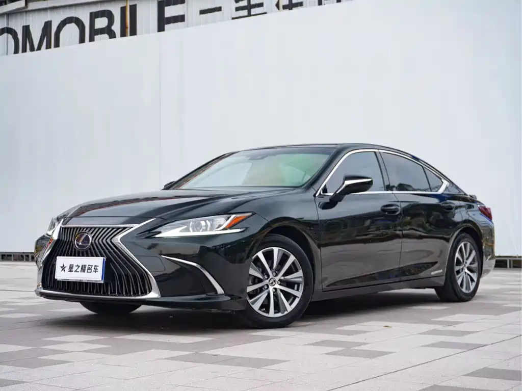 Lexus ES 2021