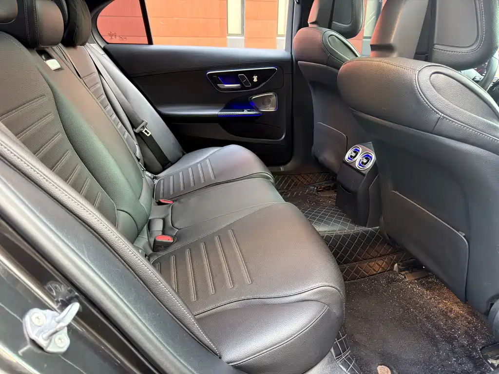 Mercedes-Benz C-Class — миниатюра 16