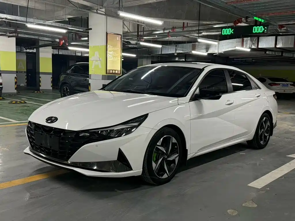 Hyundai Elantra