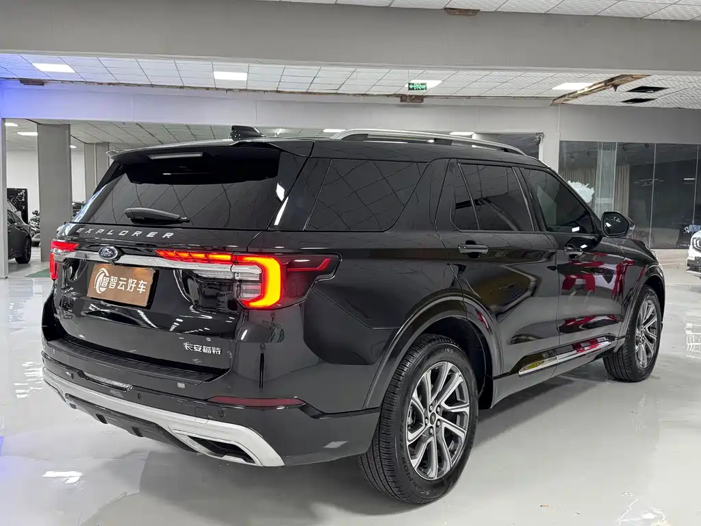 Ford Explorer — миниатюра 9