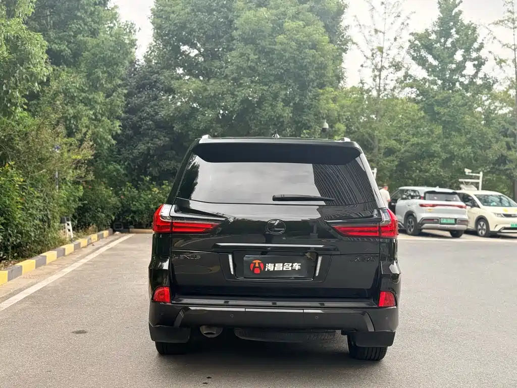Lexus LX — миниатюра 5