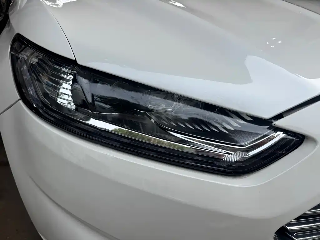 Ford Mondeo — миниатюра 4