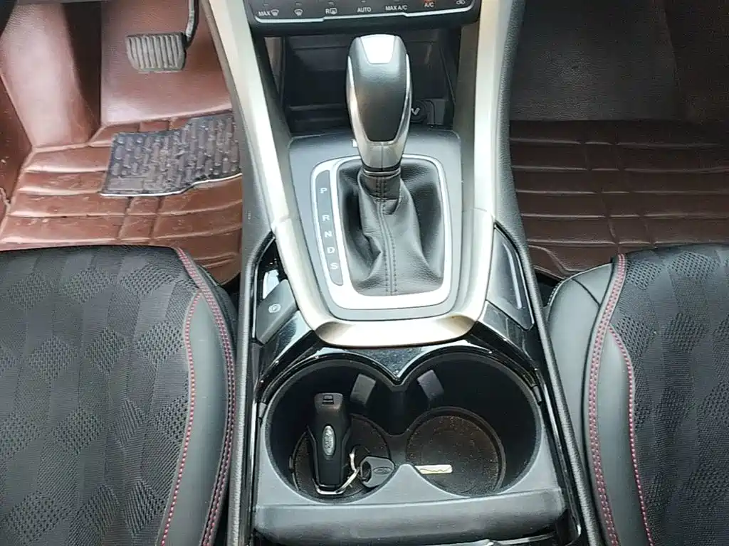 Ford Mondeo — миниатюра 14