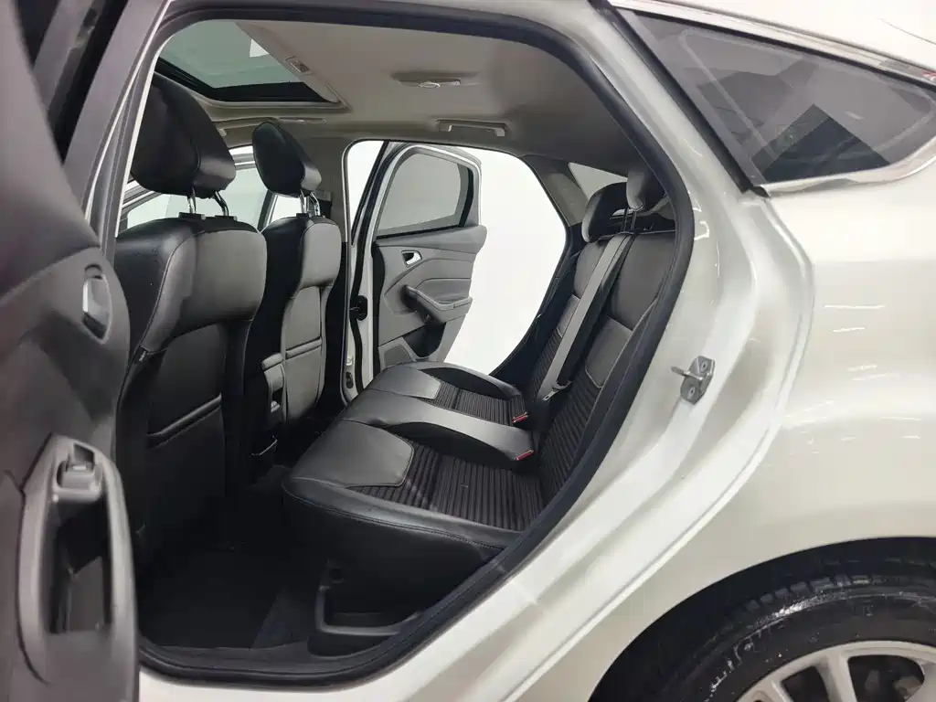 Ford Focus — миниатюра 13