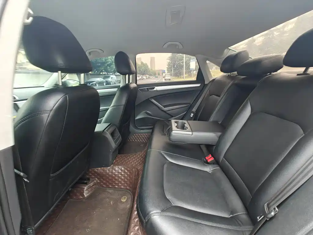 Volkswagen Passat 2019 2.5L AT