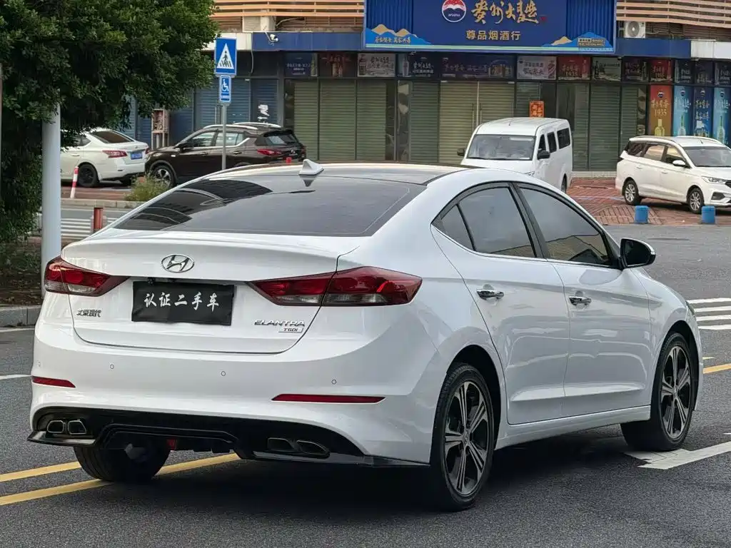 Hyundai Elantra — миниатюра 4