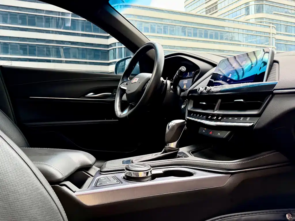 Cadillac CT4 — миниатюра 11