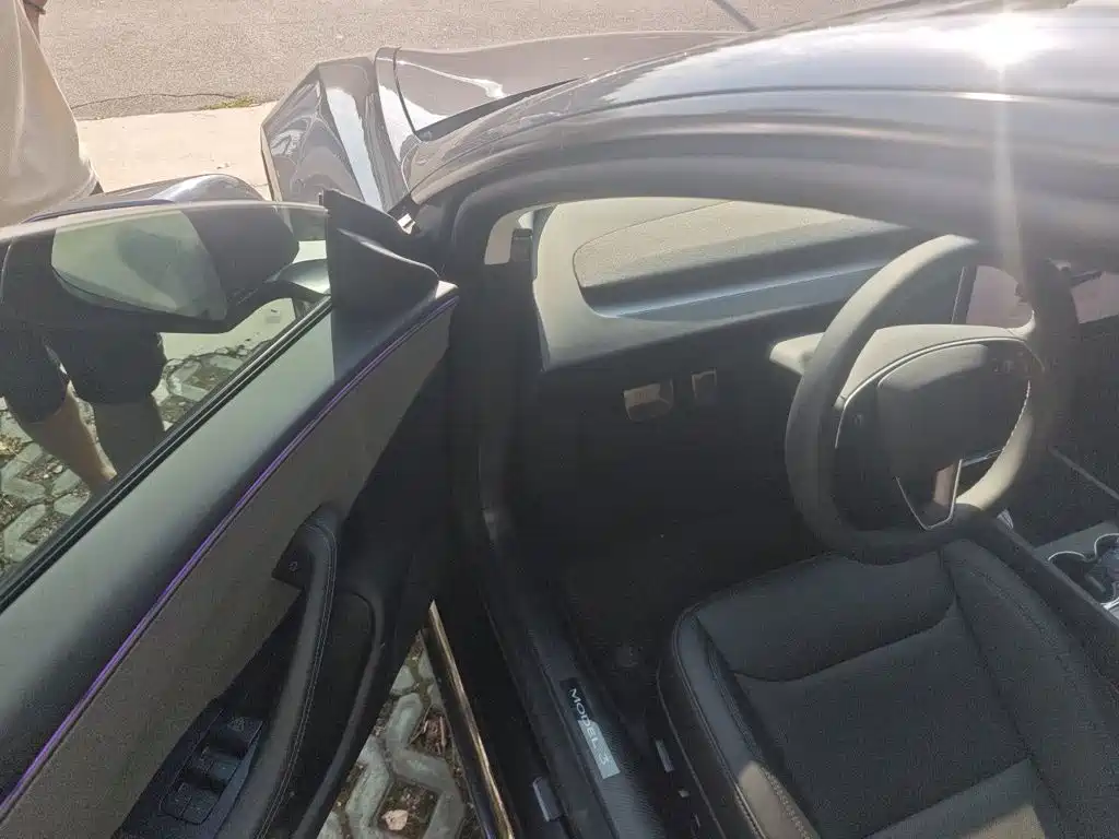 Tesla Model 3 — миниатюра 13