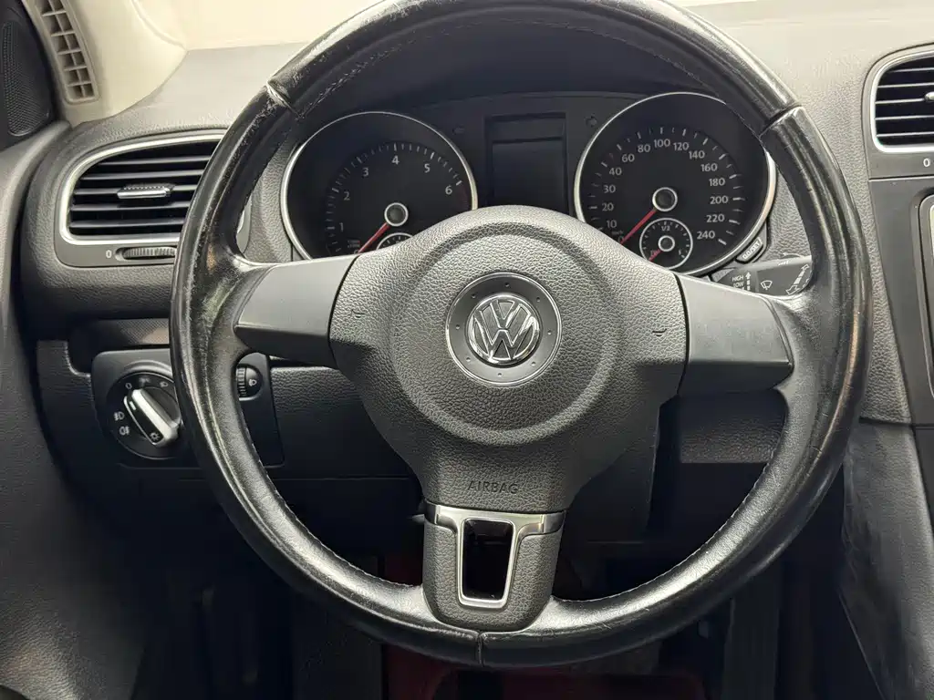 Volkswagen Golf — миниатюра 9