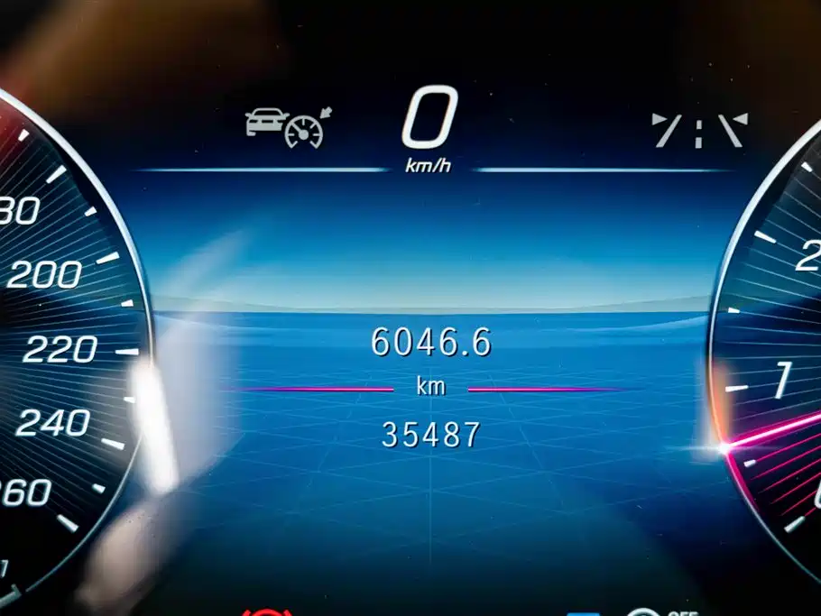 Mercedes-Benz GLC 2023 GLC 300 L 4MATIC 5 мест