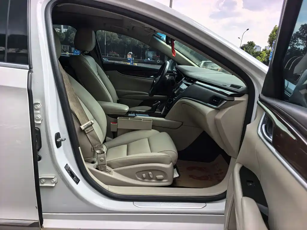 Cadillac XTS — миниатюра 9