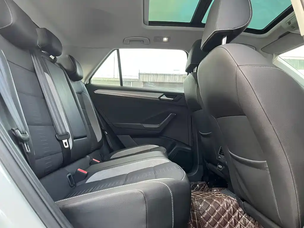 VOLKSWAGEN T ROC EXPLORING SONGS