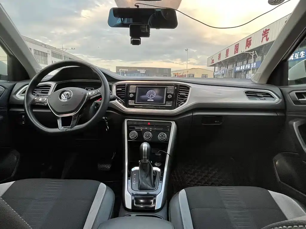 VOLKSWAGEN T ROC EXPLORING SONGS