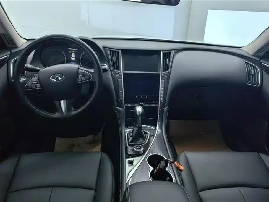 INFINITI Q50L