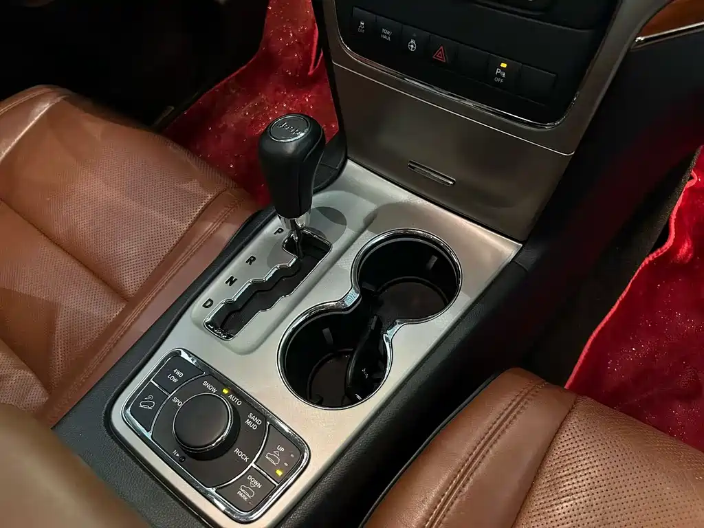 Jeep Grand Cherokee (Import) — миниатюра 4