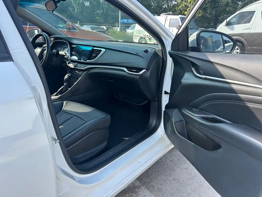 Buick Excelle — миниатюра 25