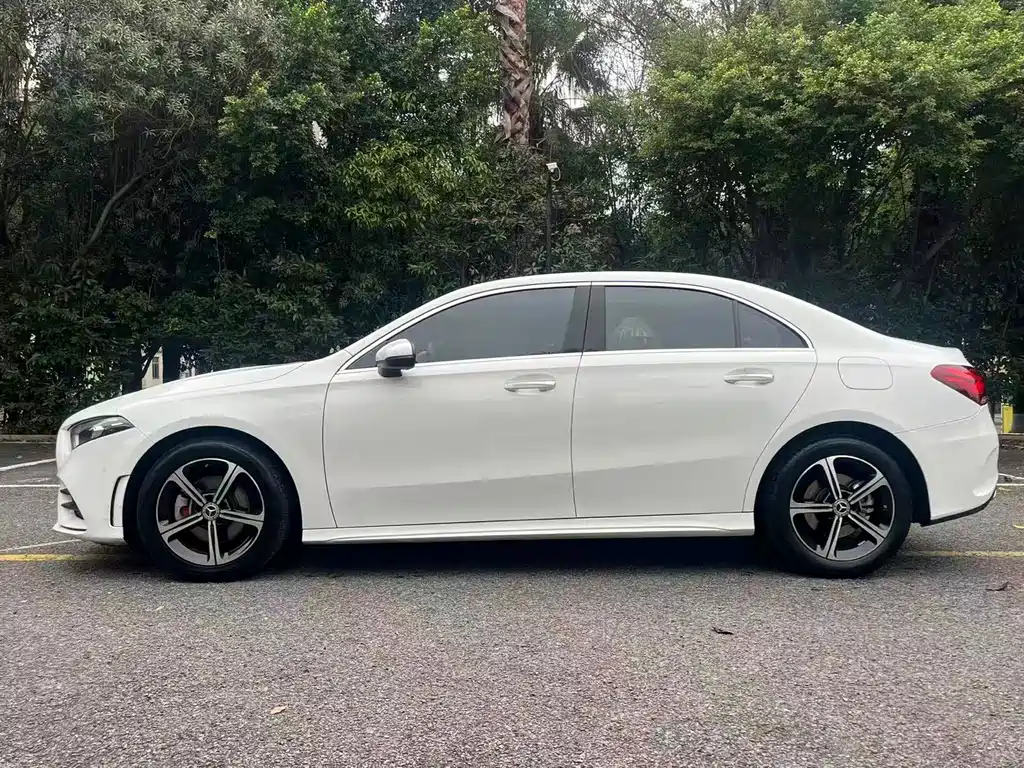 MERCEDES-BENZ A CLASS