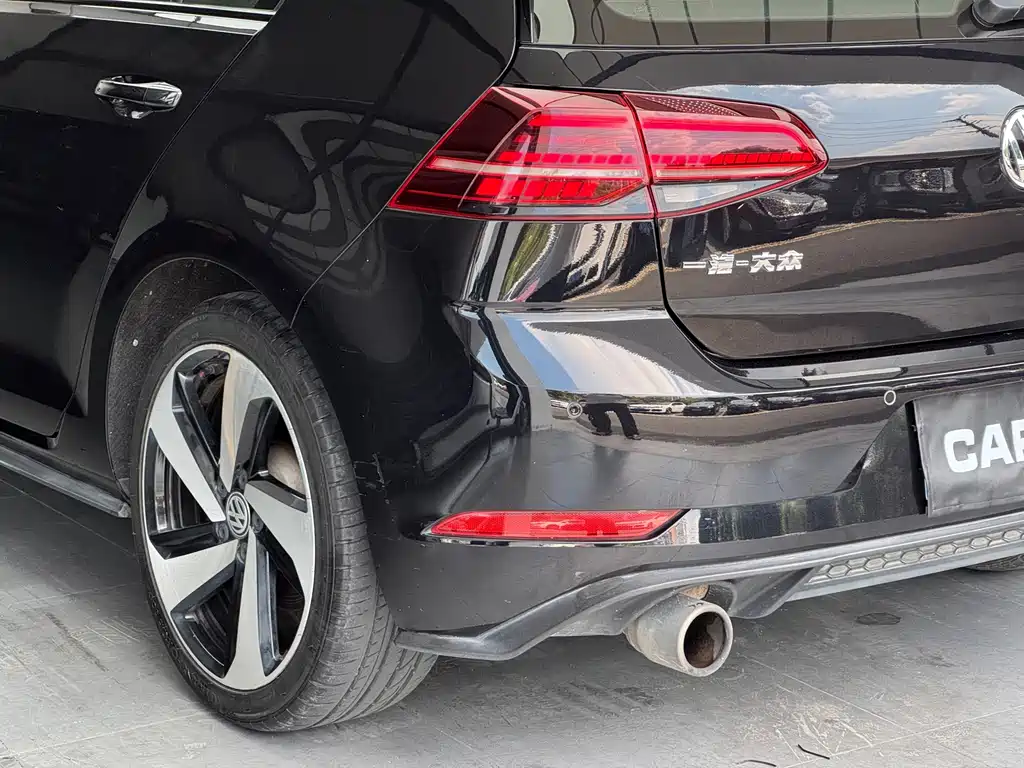 Volkswagen Golf GTI — миниатюра 10