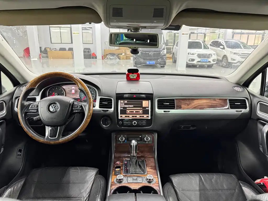 Volkswagen Touareg — миниатюра 10