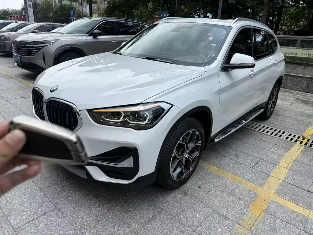 Купить BMW X1