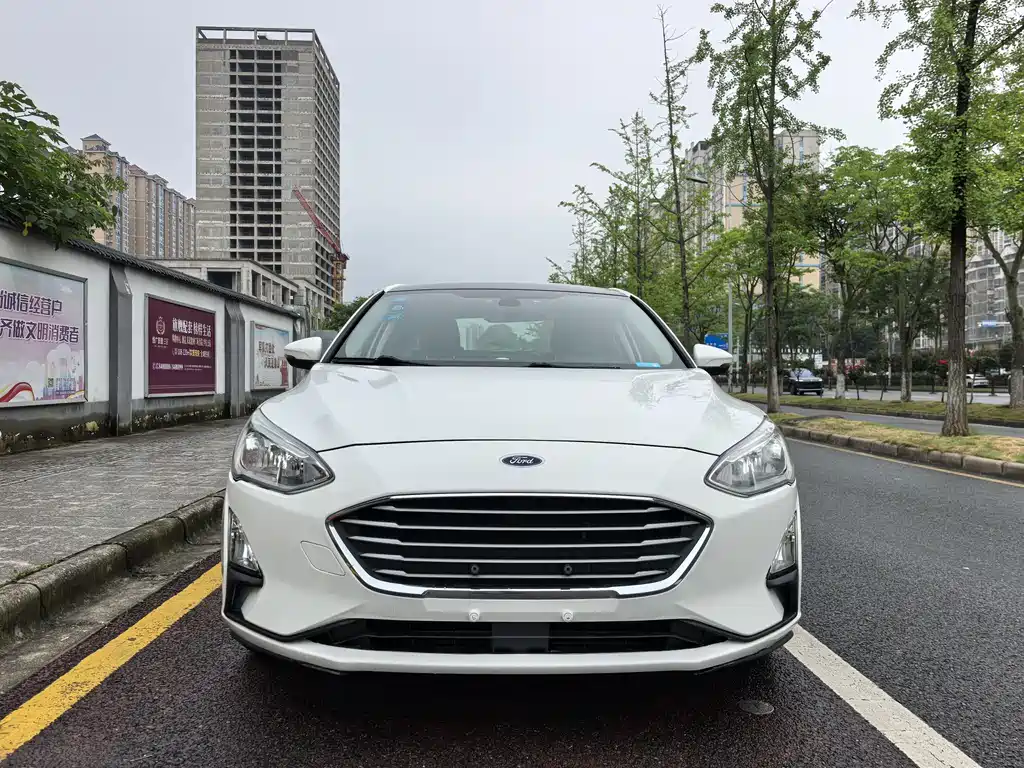 Ford Focus 2019 EcoBoost 180 AT
