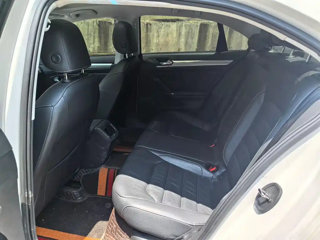 Volkswagen Lamando 2015 330TSI DSG Luxury