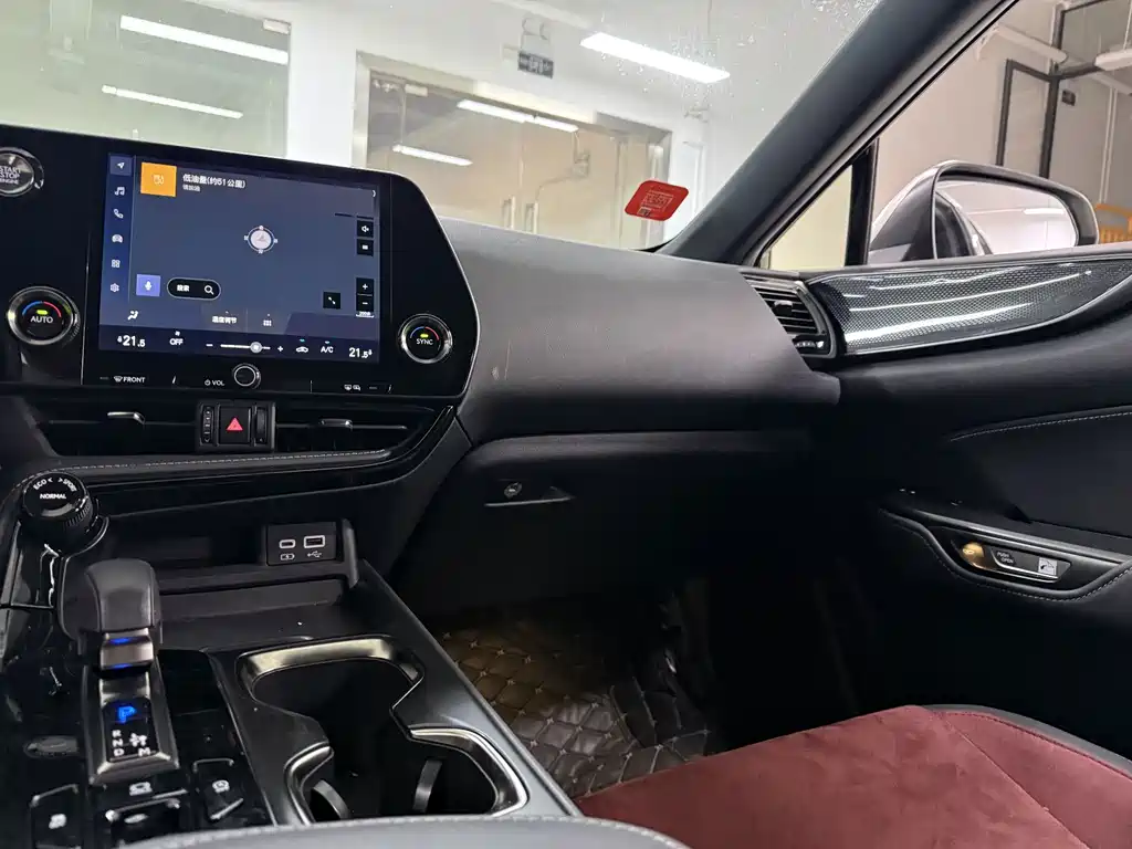 Lexus NX — миниатюра 19