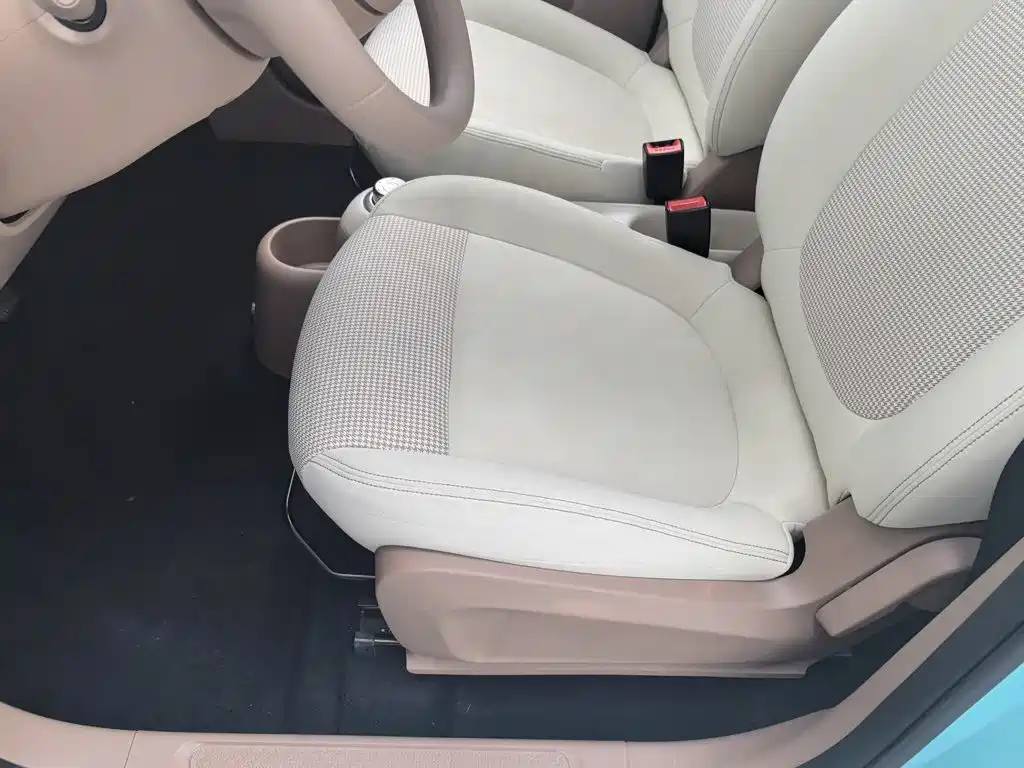 Wuling MINIEV — миниатюра 20