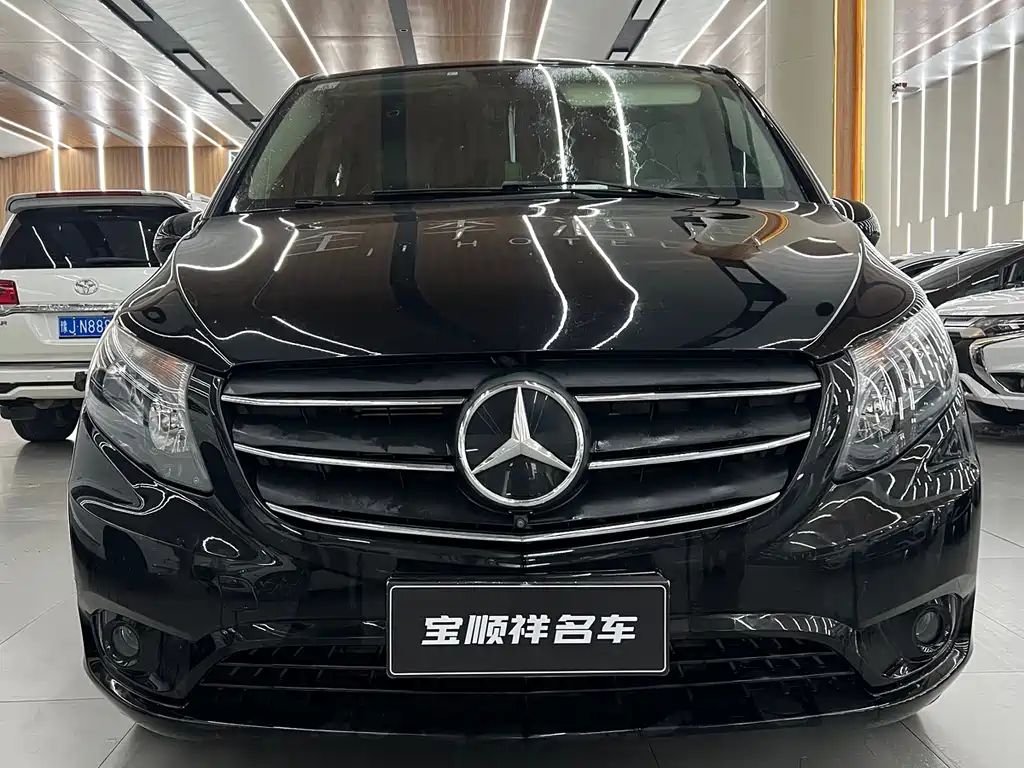 Mercedes-Benz Vito 2021 2.0T Elite 7 мест
