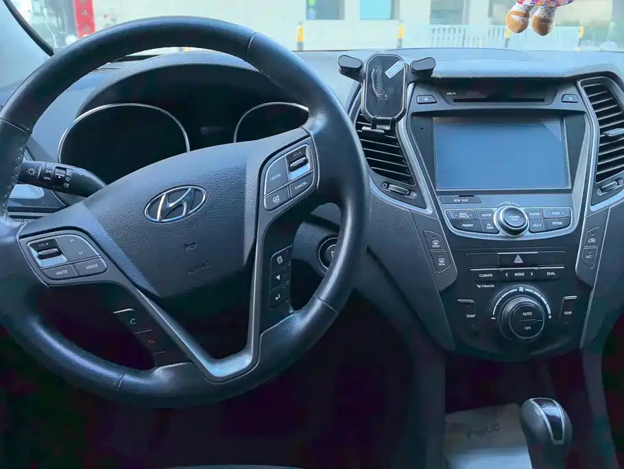 Hyundai Santa Fe — миниатюра 12