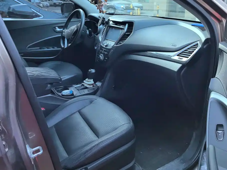 Hyundai Santa Fe — миниатюра 8