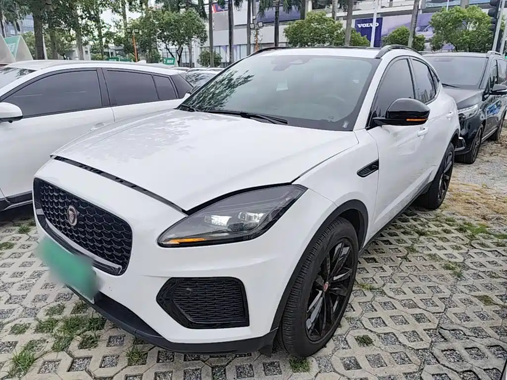 Jaguar E-PACE — миниатюра 2