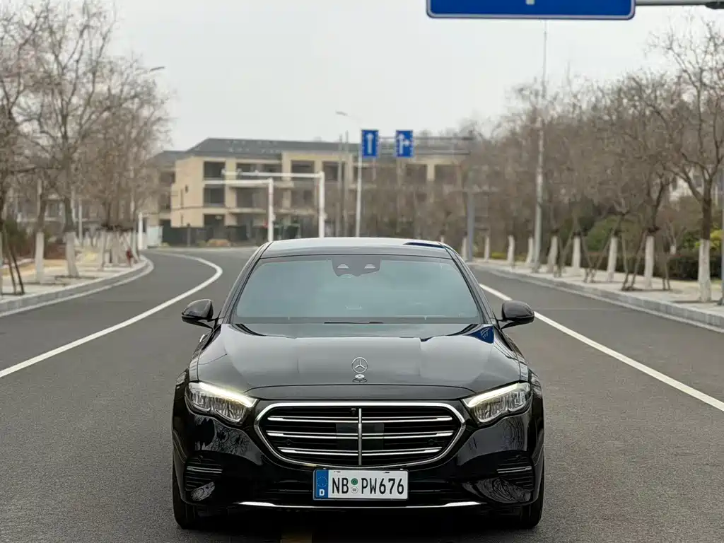 MERCEDES-BENZ E CLASS